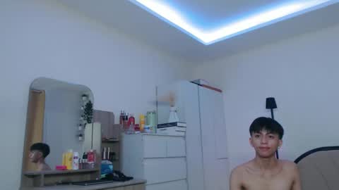Snapshot of aus_thin02 chatting on October 12, 8:47 pm Austin online show from October 12, 8:47 pm