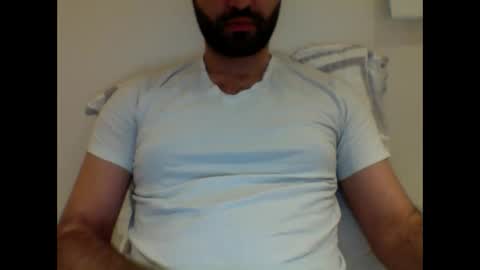 Snapshot of aussie099 chatting on December 14, 11:18 am aussie099 online show from December 14, 11:18 am