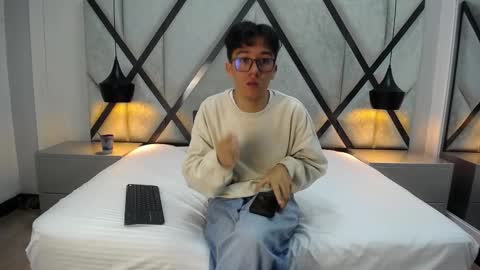 austinreeds online show from October 11, 12:20 pm