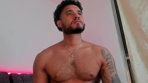 AustinTorres  online show from April 9, 6:19 am