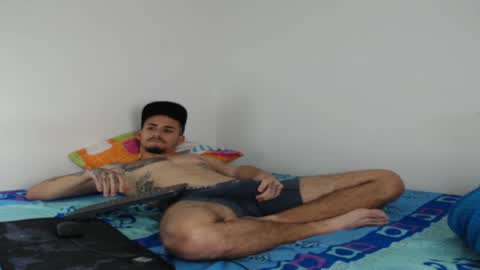 Axel online show from December 15, 10:15 pm