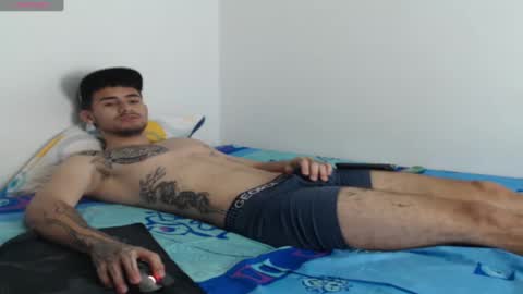 Axel online show from March 9, 2:43 pm