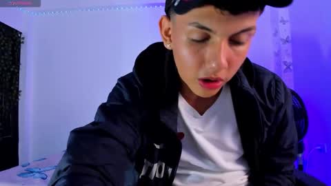 AXEL online show from October 16, 2:41 am