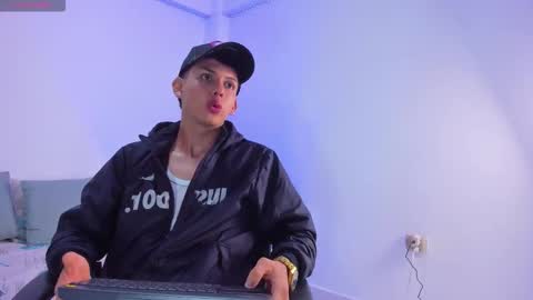 AXEL online show from October 18, 11:26 am