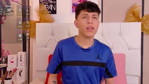 Axel Evanss online show from December 5, 1:07 pm