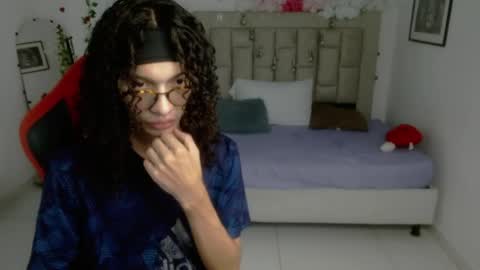 Axel online show from May 28, 12:30 am