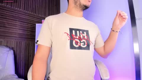 axel_grey_ online show from November 12, 2:34 pm