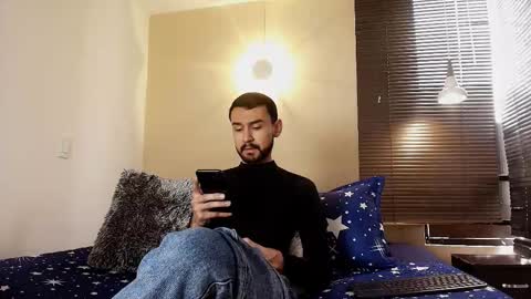 Axel Moon online show from November 11, 7:30 pm