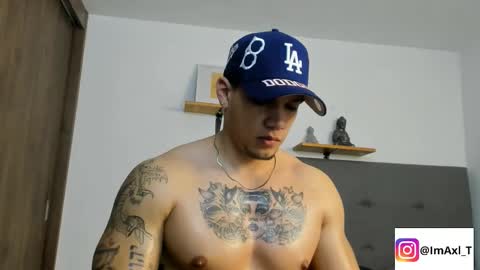 INDEPENDENT MODEL  online show from February 11, 12:15 am