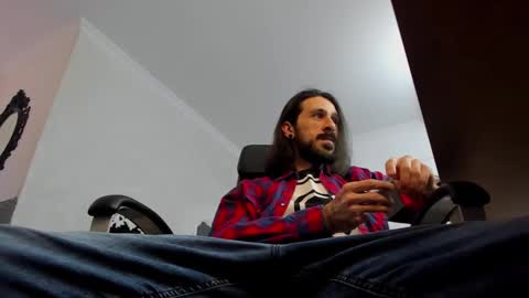 AxelColton online show from December 14, 11:07 am