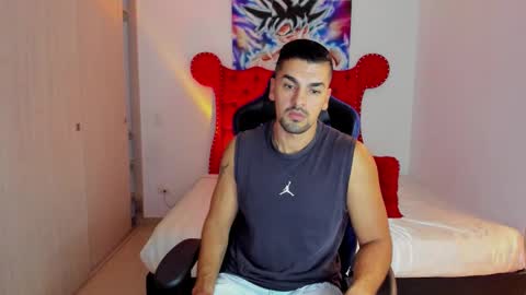 Axel online show from March 24, 11:15 am