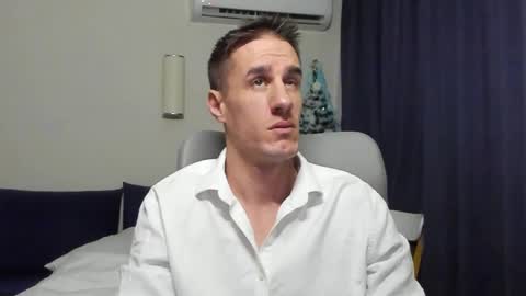 Axl online show from January 7, 12:26 am