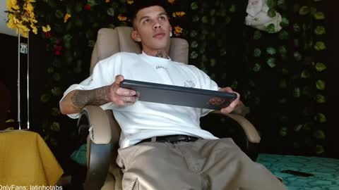 OF GxoXabs online show from December 26, 1:07 am