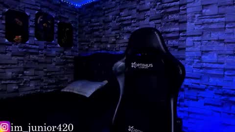 Junior       Independent Model online show from September 15, 6:48 am