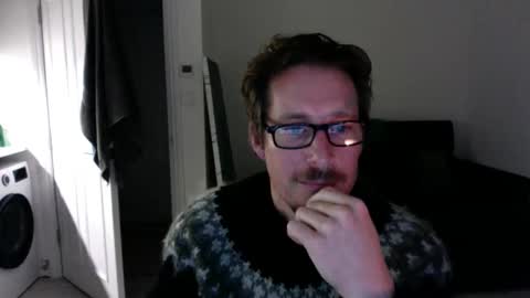 Snapshot of bad_dad43 chatting on October 12, 10:04 pm Bad dad43 online show from October 12, 10:04 pm