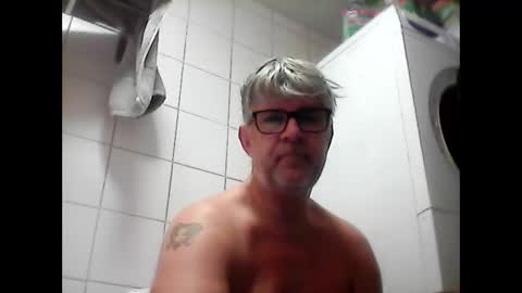 Snapshot of baggelina75 chatting on December 31, 8:59 am baggelina75 online show from December 31, 8:59 am