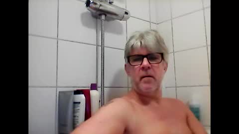 Snapshot of baggelina75 chatting on February 12, 5:58 pm baggelina75 online show from February 12, 5:58 pm