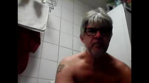 Snapshot of baggelina75 chatting on February 17, 4:31 am baggelina75 online show from February 17, 4:31 am