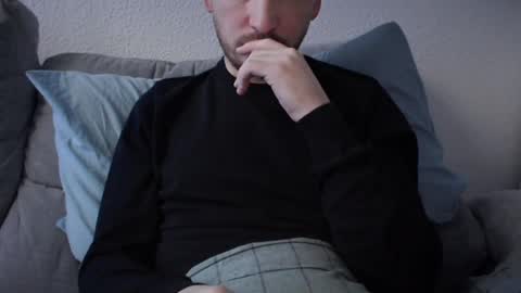 Snapshot of baguettexfrench chatting on January 22, 2:24 pm Baguette x French online show from January 22, 2:24 pm