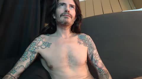 Snapshot of bailey39 chatting on January 24, 1:46 am Bailey online show from January 24, 1:46 am