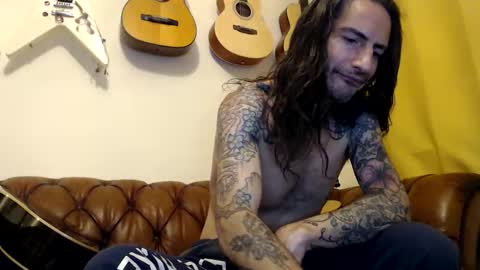 Bailey online show from November 7, 1:42 am