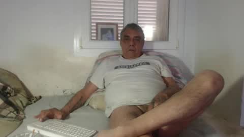 Snapshot of bambino6060 chatting on January 7, 1:32 pm bambino6060 online show from January 7, 1:32 pm