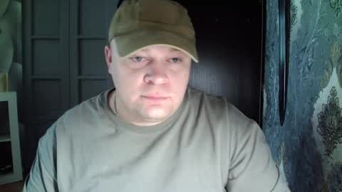 basi_look online show from February 18, 8:27 am