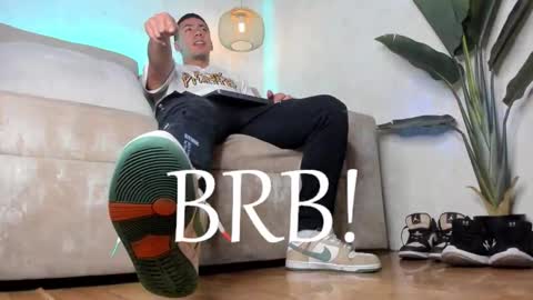 Bastian Independent Model online show from February 11, 12:10 pm