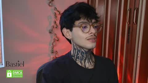 Snapshot of bastiel_ chatting on October 21, 10:23 pm Bastiel online show from October 21, 10:23 pm