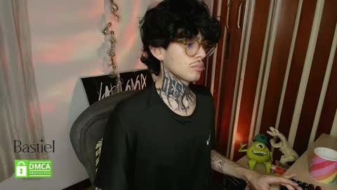 Snapshot of bastiel_ chatting on October 3, 3:00 am Bastiel online show from October 3, 3:00 am