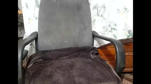 bbc_joyboi online show from April 13, 11:55 am