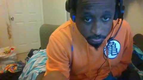 rocker n queen online show from December 6, 6:17 pm