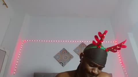 Andrew  online show from December 5, 7:10 pm