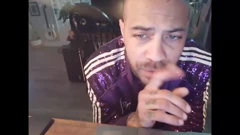 bbcdelux_ online show from April 22, 7:57 am