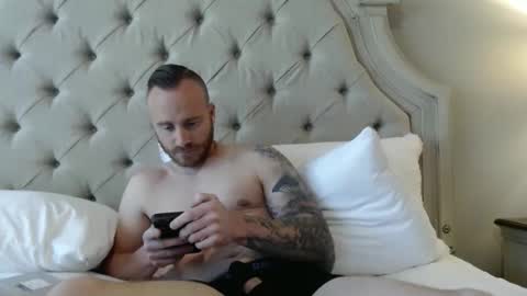 Snapshot of beachfun2526 chatting on October 21, 4:21 pm beachfun2526 online show from October 21, 4:21 pm