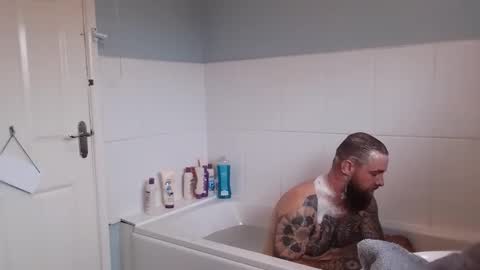 Snapshot of beardedtattedguy chatting on September 11, 3:33 pm beardedtattedguy online show from September 11, 3:33 pm