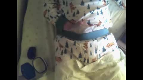 Snapshot of bedwetboy chatting on January 12, 10:56 am Bedwetboys online show from January 12, 10:56 am