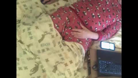 Snapshot of bedwetboy chatting on December 31, 11:42 am Bedwetboys online show from December 31, 11:42 am