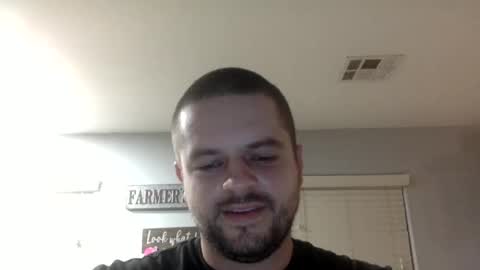 Snapshot of beginnersluck111 chatting on October 22, 4:05 am Beginners Luck online show from October 22, 4:05 am