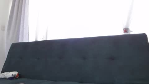 independent model online show from January 17, 7:09 pm