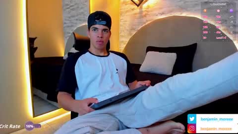 BENJAMIN online show from October 8, 3:16 pm