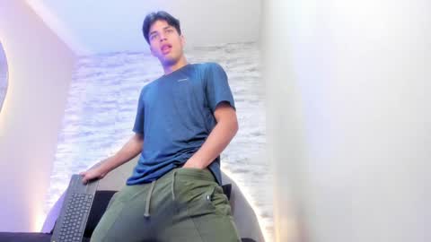 BENJAMIN online show from December 22, 11:31 pm