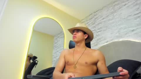 BENJAMIN online show from December 26, 9:37 pm