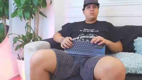 bennett_alejoo online show from November 30, 7:27 pm