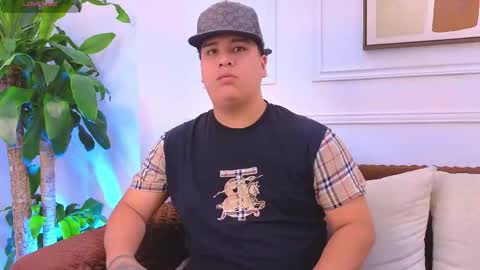 bennett_alejoo online show from May 26, 6:48 pm