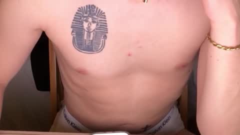 Bennie online show from April 4, 1:02 am