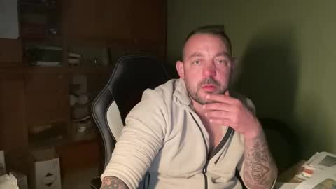 benochau online show from April 24, 2:47 am
