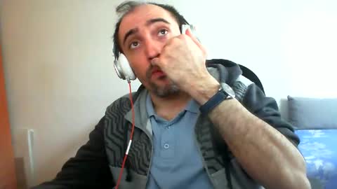 bentish online show from February 15, 11:39 am