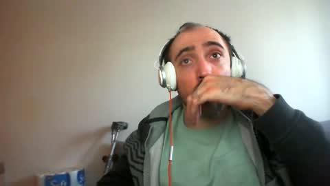 bentish online show from December 10, 11:22 am