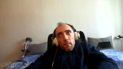 bentish online show from April 12, 2:29 pm